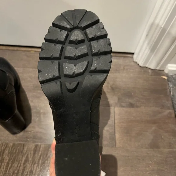 Black Platform Boot - Picture 6 of 6